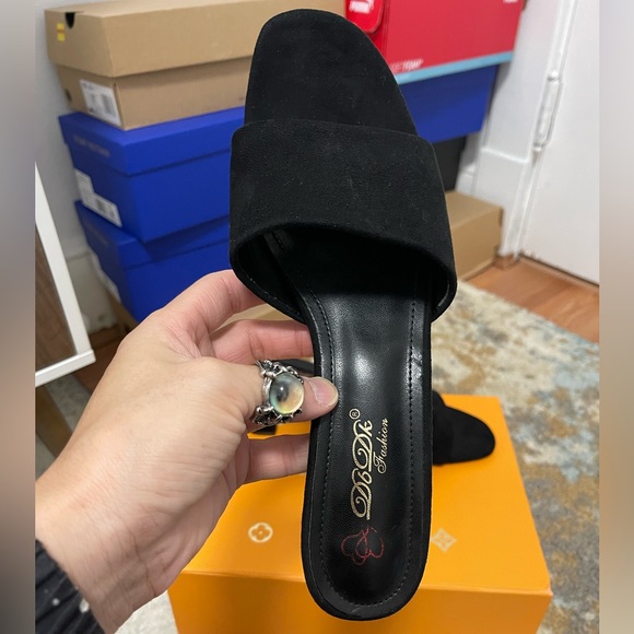 EUC Women’s Size 9 DbDk Fashion Suede Slide Sandals In Black 3” Heels - Picture 7 of 11